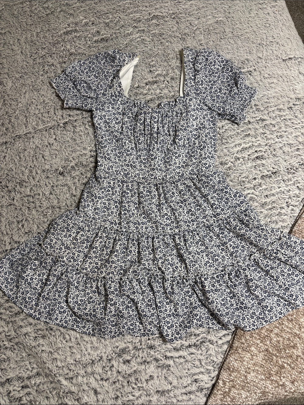 Macy's White and Blue Floral Tiered Puff-Sleeve Dress